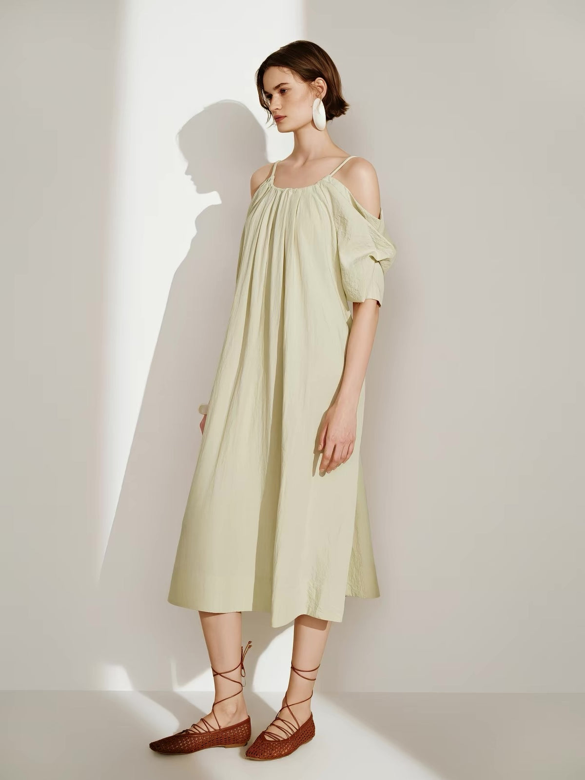 Amara Cold-Shoulder Midi Dress Light Khaki